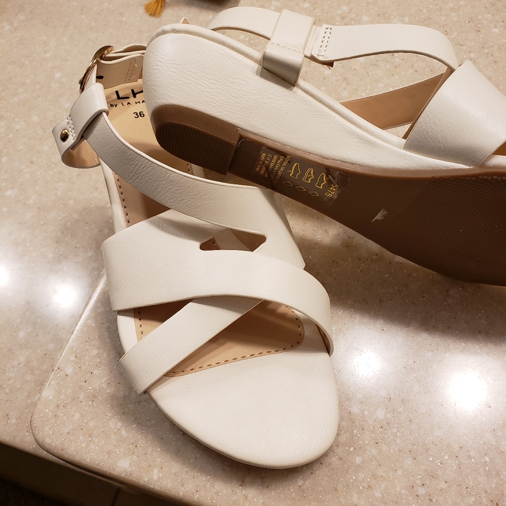 Sandals - Picture 2 of 3